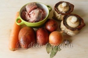 Жаркое из свинины в горшочках: Ингредиенты Жаркое из свинины в горшочках: Ингредиенты