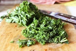 Бакат из баклажанов: Петрушку порезать