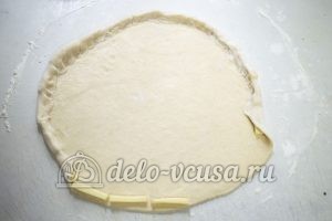 Домашняя пицца с фаршем: Делаем сырный край пиццы