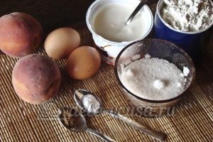 Сметанный пирог с персиками: Ингредиенты