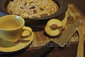 Сметанный пирог с персиками