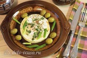 Яичница в кабачке: обжариваем яичницу под крышкой