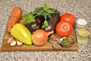 Баклажаны, фаршированные овощами: Ингредиенты