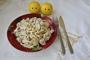 Салат с блинами и грибами