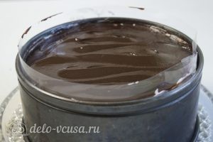 Сливочно-шоколадный торт: Покрываем торт ганашем
