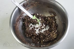 Муссовый торт с пралине: Добавляем воздушный рис