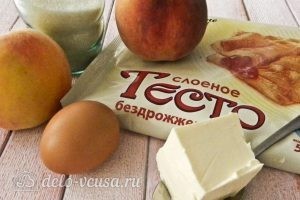 Пирог из слоеного теста с персиками: Ингредиенты Пирог из слоеного теста с персиками: Ингредиенты