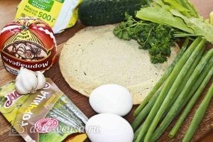Салат с колбасой, яйцом и блинами: Ингредиенты