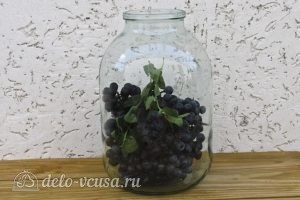 Виноградный компот с мятой на зиму: Добавляем мяту