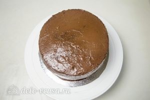 Шоколадный торт Дуэт: Обмазать торт кремом
