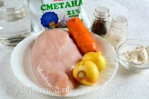 Гуляш из курицы со сметаной: Ингредиенты Гуляш из курицы со сметаной: Ингредиенты