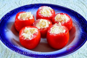 Помидоры фаршированные сыром и чесноком: Начинить помидоры сыром