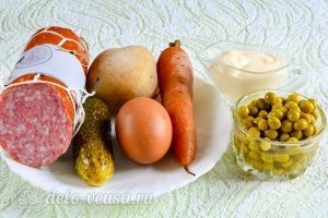 Салат Московский с копченой колбасой: Ингредиенты Салат Московский с копченой колбасой: Ингредиенты