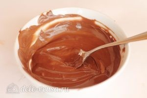 Шоколадный торт с персиками: Растопить шоколад