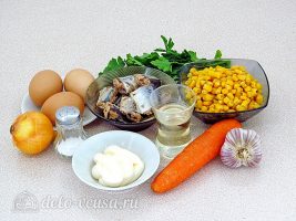 Салат с рыбными консервами и кукурузой: Ингредиенты Салат с рыбными консервами и кукурузой: Ингредиенты