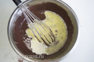 Шоколадная молочная девочка: Добавить в тесто масло
