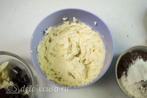 Брауни-чизкейк: Взбить сырное тесто