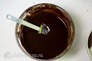 Брауни-чизкейк: Растопить шоколад с маслом