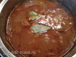 Классический гуляш из свинины с подливкой: фото к шагу 8.