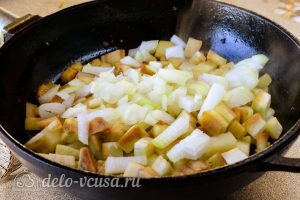 Соте из баклажанов на зиму: Обжарить овощи