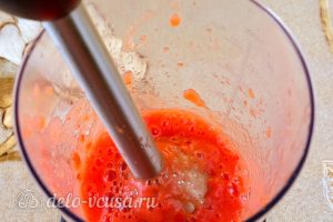 Соте из баклажанов на зиму: Измельчить томаты