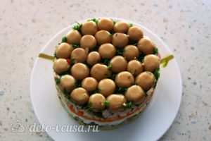 Салат Грибная поляна с шампиньонами: Перевернуть форму
