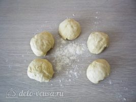 Татарские пирожки Вак балиш: Разделить тесто на части