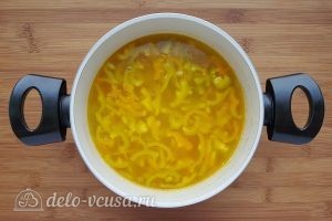 Суп с сырными клецками: Картошку отправить в кастрюлю