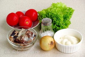 Салат из консервированной сайры с помидорами: Ингредиенты Салат из консервированной сайры с помидорами: Ингредиенты