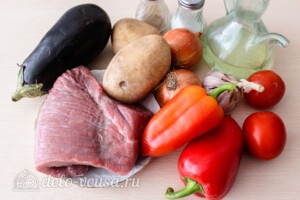 Тушеная говядина с картошкой и овощами: Ингредиенты Тушеная говядина с картошкой и овощами: Ингредиенты