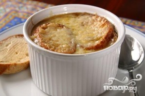 Традиционный французский луковый суп - фото шаг 5