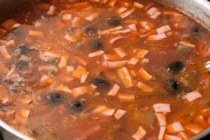 Солянка мясная классическая - фото шаг 10
