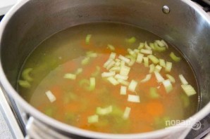 Вкусный куриный суп с лапшой - фото шаг 7