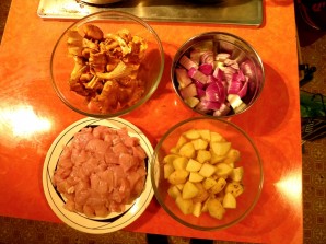 Пирог с лисичками и курицей - фото шаг 3