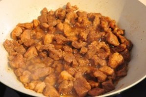 Подлива из свинины с луком - фото шаг 7