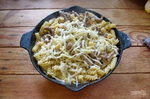 Макароны с мясом под сыром в духовке - фото шаг 8