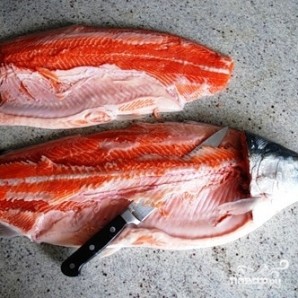Соленая красная рыба - фото шаг 3