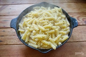 Макароны с мясом под сыром в духовке - фото шаг 7