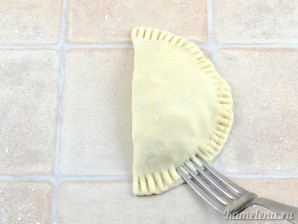 Пирожки с курицей и сыром - фото шаг 11
