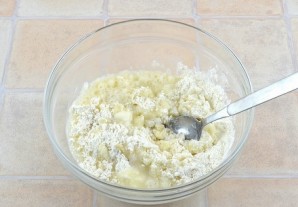 Пирожки с курицей и сыром - фото шаг 2