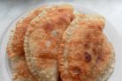 Сочные чeбуpеки с мясoм
