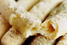 Хлебные палочки с сыром