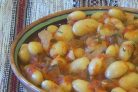 Фасоль, тушенная в томатном соусе