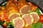 Мясной рулет в сырно-картофельной оболочке