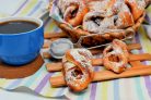 Булочки с изюмом и грушами