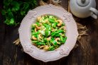 Салат с креветками и стручковой фасолью