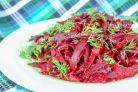 Свекла, тушенная с луком