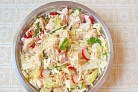 Салат из капусты с курицей и редисом