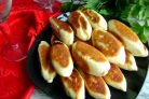 Пирожки с рисом из дрожжевого теста