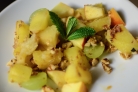 Фруктовый салат с орехами